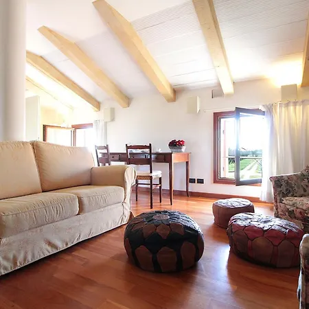 Terrace Apartment, Pool, Garden, Treviso
