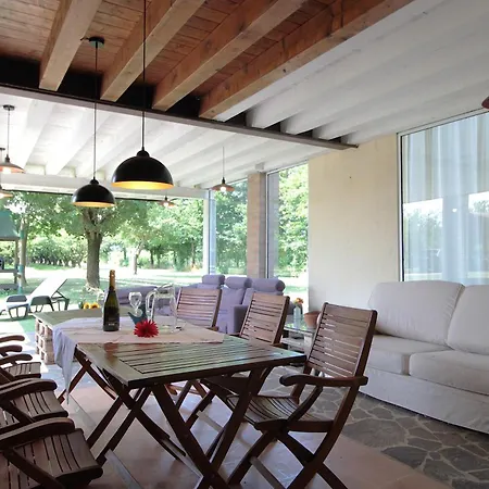 Apartments, Pool, Garden, Treviso